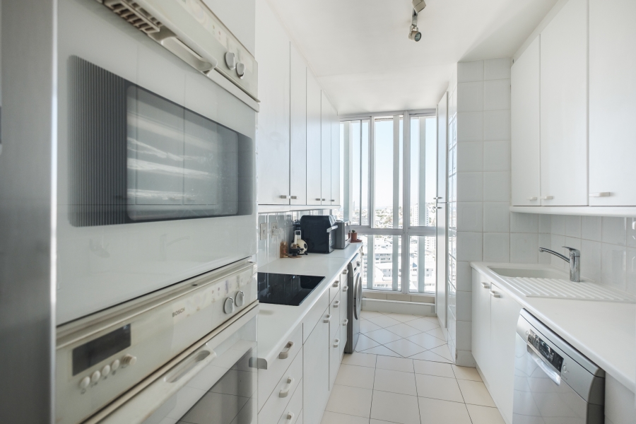 To Let 2 Bedroom Property for Rent in Sea Point Western Cape